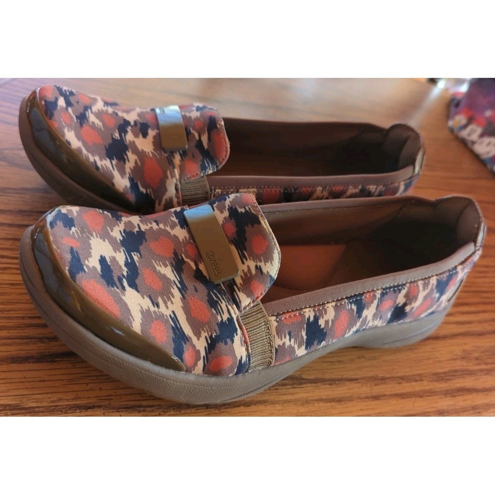Bzees Womens Lipstick Washable Slip-On Flat Shoes Size 9.5 M Morel Mulicolor